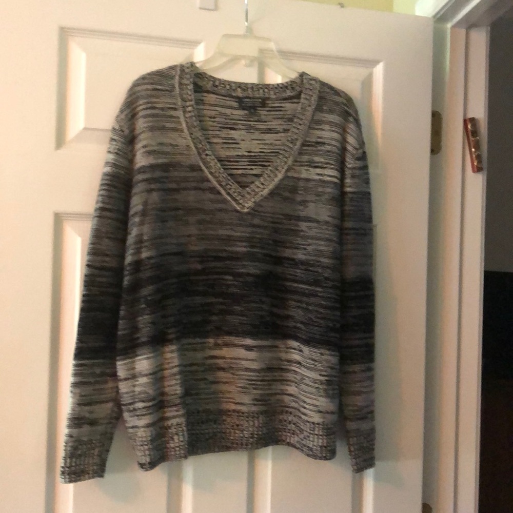 V neck sweater